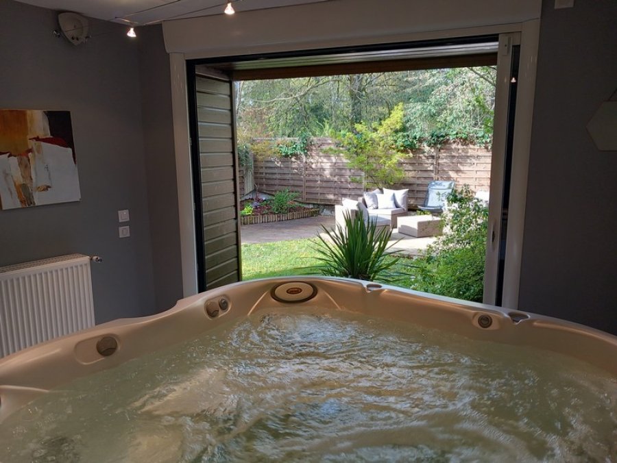 spa-1-663dee26a584a232972597.jpg